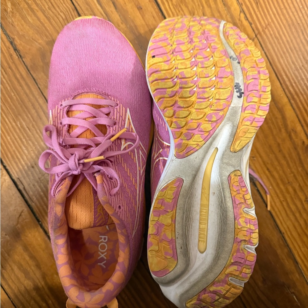 Mizuno Women's Sneakers Size 10 Wave Rider 26 Roxy Running Shoes Pink